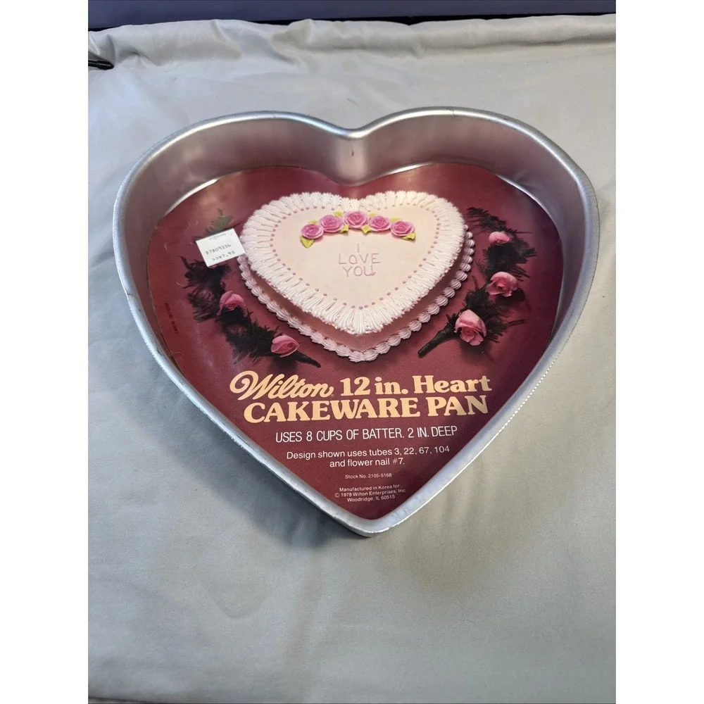 Vintage 1978 Wilton 12 in Heart Cakeware Pan Aluminum Mold #2105-5168